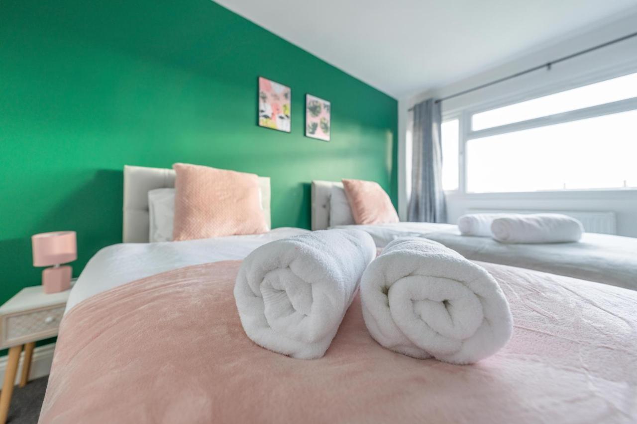 Contractor Accommodation Near Heathrow, Windsor Minutes From M4 Slough Luaran gambar