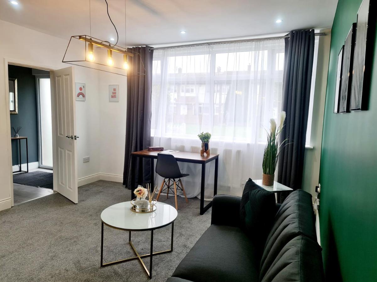Contractor Accommodation Near Heathrow, Windsor Minutes From M4 Slough Luaran gambar